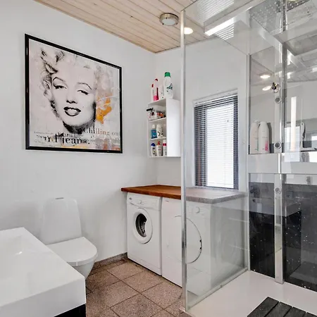 Pet Friendly In With Heated Swimming Pool Semesterbostad